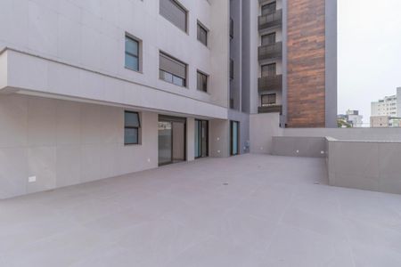 Apartamento à venda com 334m², 3 quartos e 2 vagas Apartamento à venda com 334m², 3 quartos e 2 vagasVaranda - Suíte