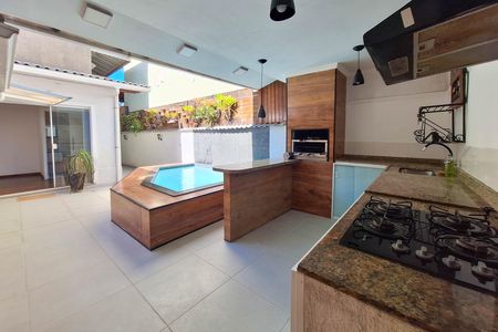 Casa para alugar com 95m², 2 quartos e 2 vagas Casa para alugar com 95m², 2 quartos e 2 vagasQuintal