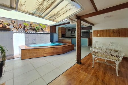 Casa para alugar com 95m², 2 quartos e 2 vagas Casa para alugar com 95m², 2 quartos e 2 vagasQuintal