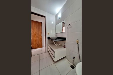 Casa para alugar com 95m², 2 quartos e 2 vagas Casa para alugar com 95m², 2 quartos e 2 vagasBanheiro Social