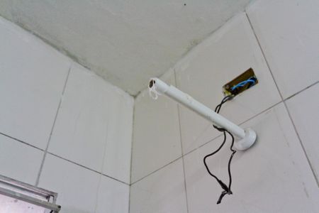 Banheiro de casa para alugar com 1 quarto, 40m² em Vila Roque, São Paulo