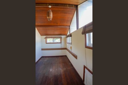 Casa de condomínio para alugar com 242m², 4 quartos e 4 vagas Casa de condomínio para alugar com 242m², 4 quartos e 4 vagasQuarto