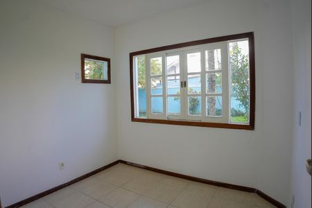 Casa de condomínio para alugar com 242m², 4 quartos e 4 vagas Casa de condomínio para alugar com 242m², 4 quartos e 4 vagasQuarto
