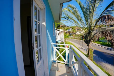 Casa de condomínio para alugar com 242m², 4 quartos e 4 vagas Casa de condomínio para alugar com 242m², 4 quartos e 4 vagasVaranda