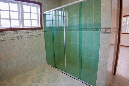 Casa de condomínio para alugar com 242m², 4 quartos e 4 vagas Casa de condomínio para alugar com 242m², 4 quartos e 4 vagasBanheiro
