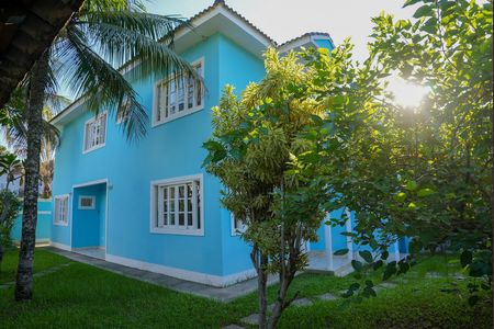Casa de condomínio para alugar com 242m², 4 quartos e 4 vagas Casa de condomínio para alugar com 242m², 4 quartos e 4 vagasFachada