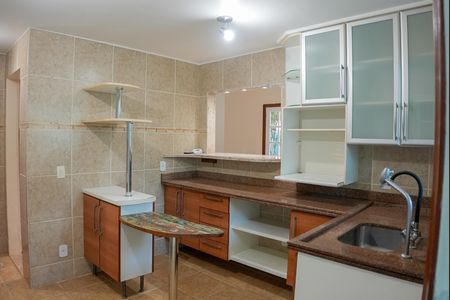 Casa de condomínio para alugar com 242m², 4 quartos e 4 vagas Casa de condomínio para alugar com 242m², 4 quartos e 4 vagasCozinha