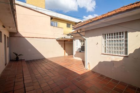 Casa para alugar com 180m², 2 quartos e 7 vagas Casa para alugar com 180m², 2 quartos e 7 vagasQuintal