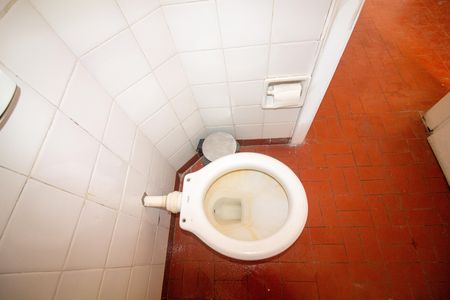 Casa para alugar com 180m², 2 quartos e 7 vagas Casa para alugar com 180m², 2 quartos e 7 vagasBanheiro de Serviço