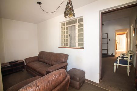 Casa para alugar com 180m², 2 quartos e 7 vagas Casa para alugar com 180m², 2 quartos e 7 vagasVaranda de Entrada