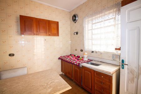 Casa para alugar com 180m², 2 quartos e 7 vagas Casa para alugar com 180m², 2 quartos e 7 vagasCozinha