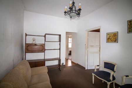 Casa para alugar com 180m², 2 quartos e 7 vagas Casa para alugar com 180m², 2 quartos e 7 vagasSala