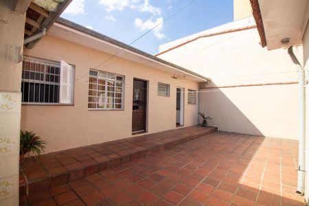 Casa para alugar com 180m², 2 quartos e 7 vagas Casa para alugar com 180m², 2 quartos e 7 vagasQuintal