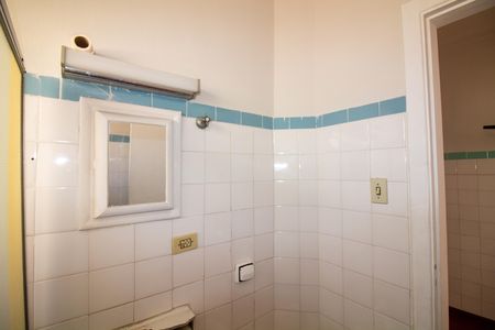 Casa para alugar com 180m², 2 quartos e 7 vagas Casa para alugar com 180m², 2 quartos e 7 vagasBanheiro de Serviço