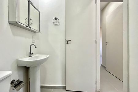Apartamento para alugar com 37m², 2 quartos e sem vaga Apartamento para alugar com 37m², 2 quartos e sem vagaBanheiro