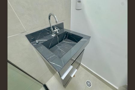 Apartamento para alugar com 47m², 2 quartos e 1 vaga Apartamento para alugar com 47m², 2 quartos e 1 vagaBanheiro 1