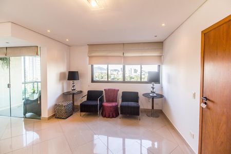 Apartamento para alugar com 120m², 3 quartos e 2 vagas Apartamento para alugar com 120m², 3 quartos e 2 vagasSala