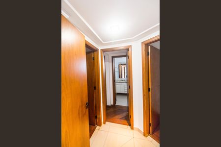 Apartamento para alugar com 120m², 3 quartos e 2 vagas Apartamento para alugar com 120m², 3 quartos e 2 vagasCorredor