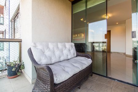 Apartamento para alugar com 120m², 3 quartos e 2 vagas Apartamento para alugar com 120m², 3 quartos e 2 vagasVaranda