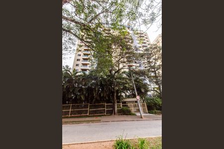 Apartamento para alugar com 120m², 3 quartos e 2 vagas Apartamento para alugar com 120m², 3 quartos e 2 vagasVista da Rua