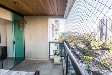 Apartamento para alugar com 120m², 3 quartos e 2 vagas Apartamento para alugar com 120m², 3 quartos e 2 vagasVaranda