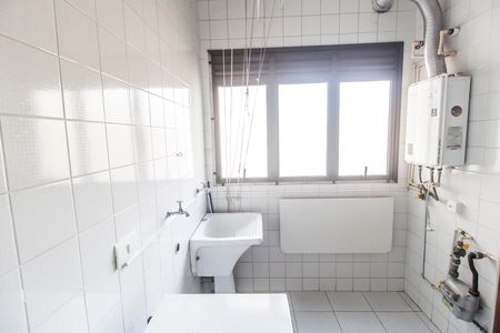 Apartamento para alugar com 120m², 3 quartos e 2 vagas Apartamento para alugar com 120m², 3 quartos e 2 vagasÁrea de Serviço