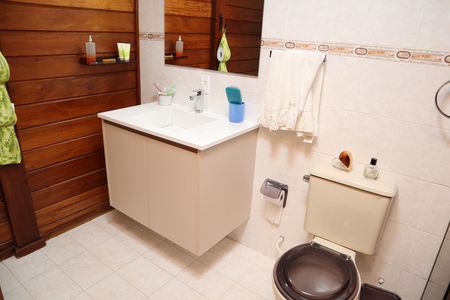 BANHEIRO 4 de casa à venda com 4 quartos, 365m² em Barra da Tijuca, Rio de Janeiro