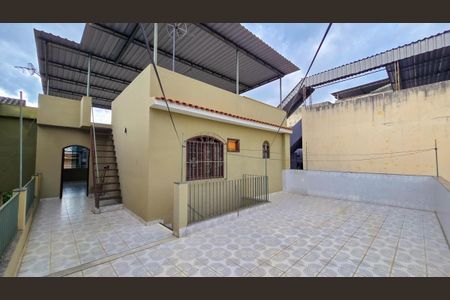 Casa à venda com 430m², 3 quartos e 2 vagas Casa à venda com 430m², 3 quartos e 2 vagasTerraço