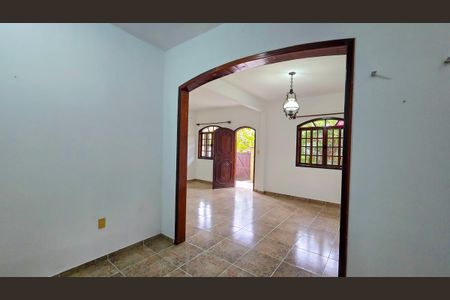 Casa à venda com 430m², 3 quartos e 2 vagas Casa à venda com 430m², 3 quartos e 2 vagasSala