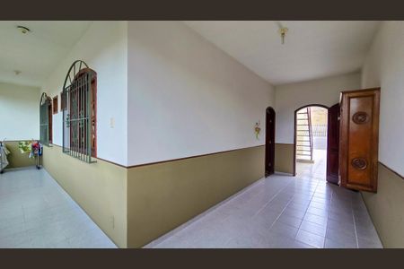 Casa à venda com 430m², 3 quartos e 2 vagas Casa à venda com 430m², 3 quartos e 2 vagasVaranda