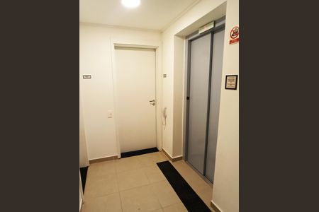 Apartamento para alugar com 106m², 3 quartos e 2 vagas Apartamento para alugar com 106m², 3 quartos e 2 vagasHall Elevador