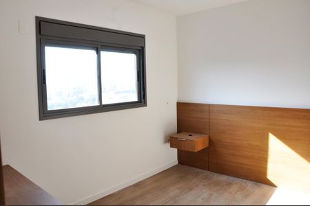 Apartamento para alugar com 106m², 3 quartos e 2 vagas Apartamento para alugar com 106m², 3 quartos e 2 vagasDetalhe - Quarto 01 com Suíte e Closet