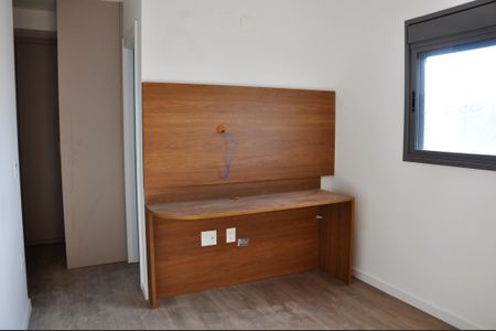 Apartamento para alugar com 106m², 3 quartos e 2 vagas Apartamento para alugar com 106m², 3 quartos e 2 vagasDetalhe - Quarto 01 com Suíte e Closet