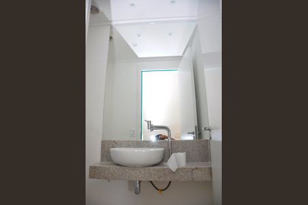 Apartamento para alugar com 106m², 3 quartos e 2 vagas Apartamento para alugar com 106m², 3 quartos e 2 vagasDetalhe - Lavabo