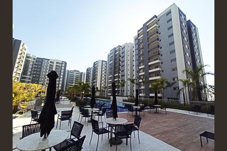 Apartamento para alugar com 106m², 3 quartos e 2 vagas Apartamento para alugar com 106m², 3 quartos e 2 vagasÁrea comum - Piscina