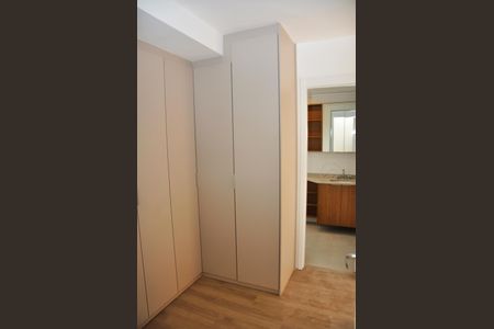 Apartamento para alugar com 106m², 3 quartos e 2 vagas Apartamento para alugar com 106m², 3 quartos e 2 vagasDetalhe - Closet