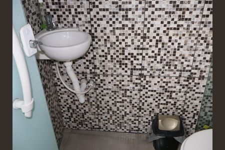 Casa para alugar com 150m², 2 quartos e 2 vagasBanheiro de serviço