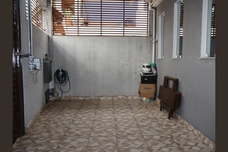Garagem de casa para alugar com 2 quartos, 150m² em Cidade Centenário, São Paulo