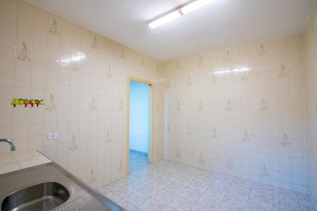 Casa à venda com 112m², 2 quartos e 2 vagas Casa à venda com 112m², 2 quartos e 2 vagasEdícula - Cozinha