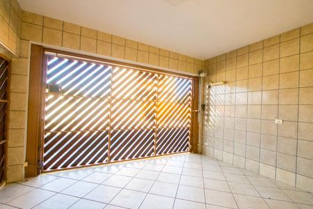 Garagem de casa à venda com 2 quartos, 112m² em Vila Bela Vista, Santo André
