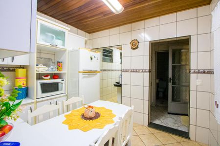 Casa à venda com 112m², 2 quartos e 2 vagas Casa à venda com 112m², 2 quartos e 2 vagasCozinha