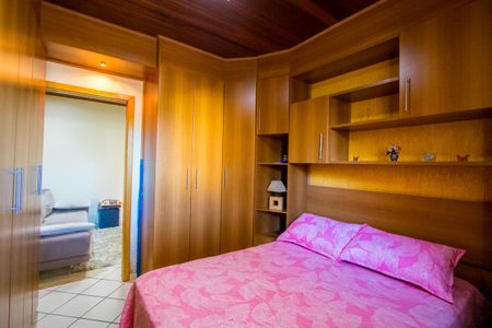Casa à venda com 112m², 2 quartos e 2 vagas Casa à venda com 112m², 2 quartos e 2 vagasQuarto