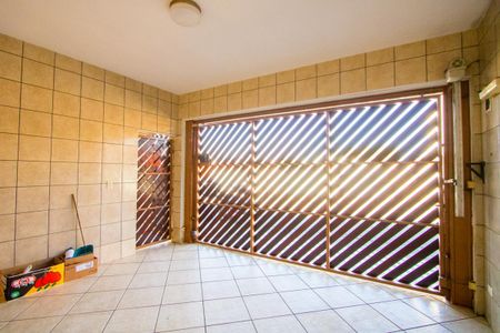 Casa à venda com 112m², 2 quartos e 2 vagas Casa à venda com 112m², 2 quartos e 2 vagasGaragem