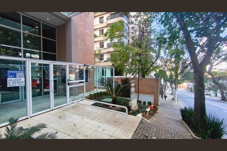 Studio à venda com 42m², 1 quarto e 1 vaga Studio à venda com 42m², 1 quarto e 1 vagaFachada + Plaquinha