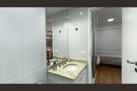 Banheiro de kitnet/studio para alugar com 1 quarto, 42m² em Paraíso, São Paulo