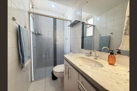 Apartamento para alugar com 85m², 3 quartos e 1 vaga Apartamento para alugar com 85m², 3 quartos e 1 vagaBanheiro social