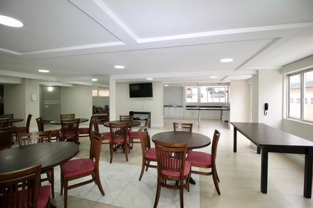 Apartamento para alugar com 135m², 2 quartos e 1 vaga Apartamento para alugar com 135m², 2 quartos e 1 vagaÁrea comum - Salão de festas