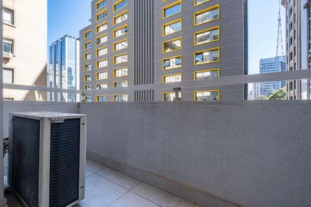 Apartamento à venda com 303m², 3 quartos e 3 vagas Apartamento à venda com 303m², 3 quartos e 3 vagasSuíte