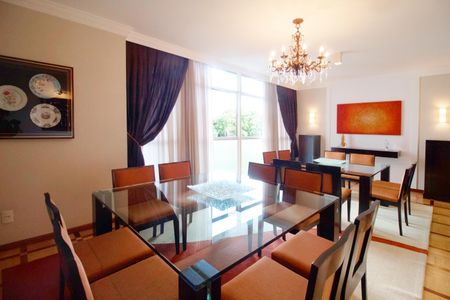 Apartamento à venda com 303m², 5 quartos e 3 vagas