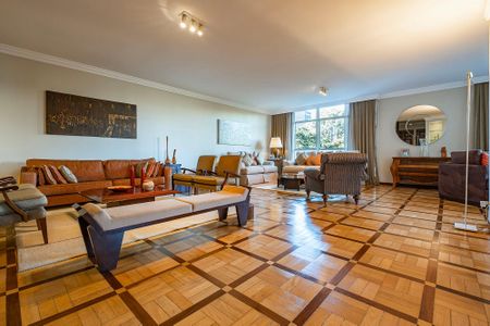 Apartamento à venda com 303m², 3 quartos e 3 vagas Apartamento à venda com 303m², 3 quartos e 3 vagasSala